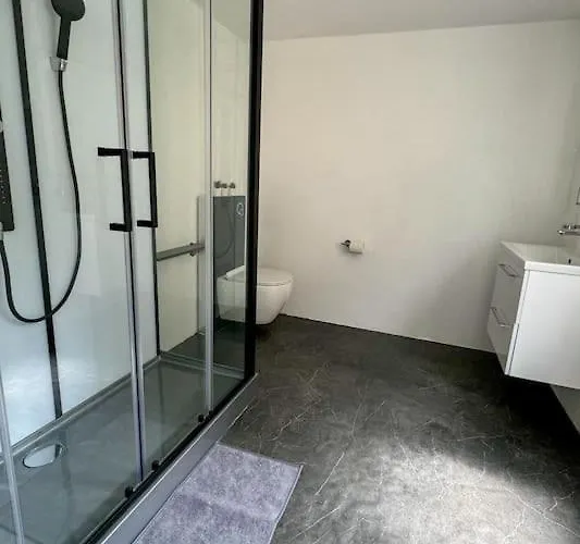 Center View 2 شقة *